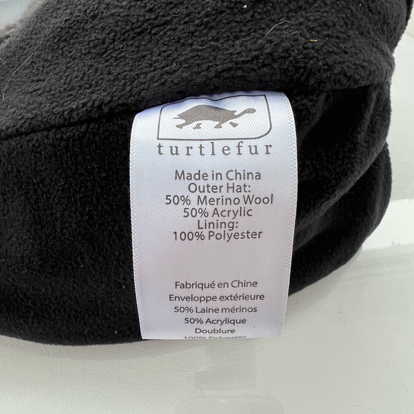 Turtle fur pom pom hat, charcoal gray, lined excellent condition - Picture 2 of 6